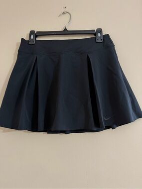 Nike Women's Black Pleated Athletic Skort